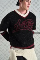 V Yaka Oversize Tüylü Siyah kazak